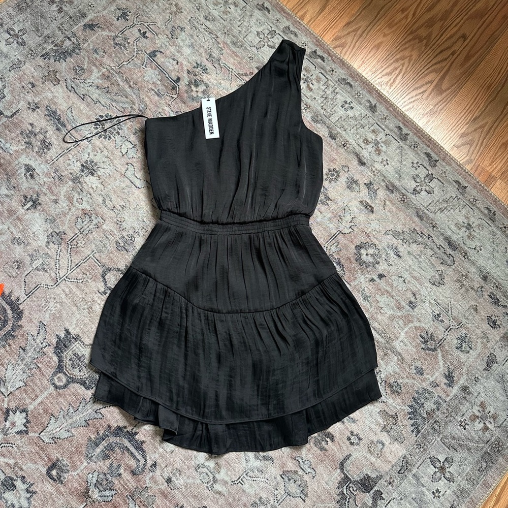 One shoulder dress